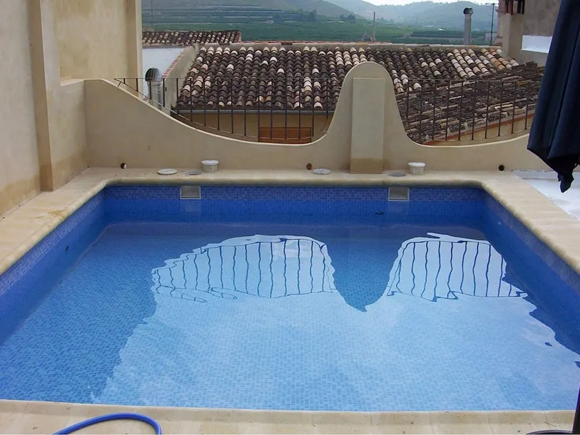 Cosy Holiday Home in Valencia With Billiards and Barbecue - Image 1