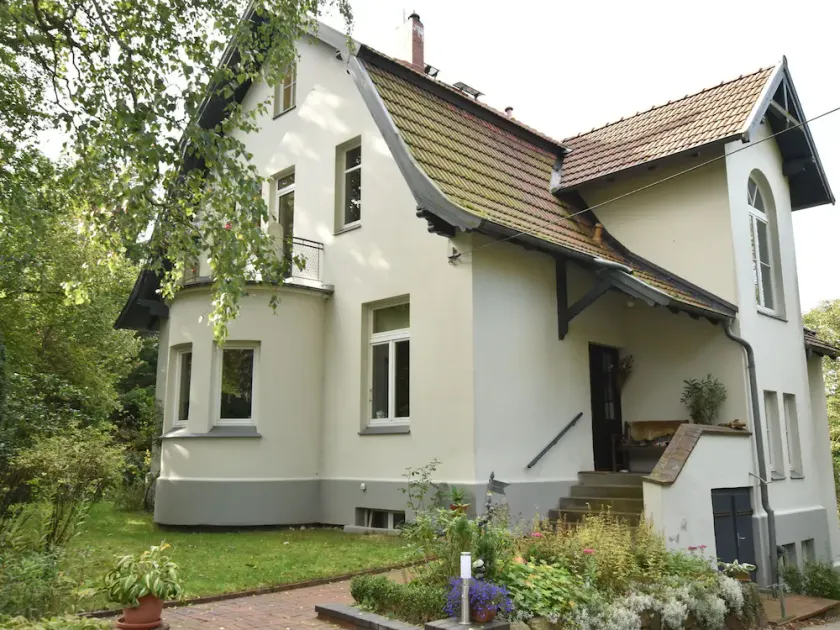 Villa With Garden on the Edge of the Forest - Image 1
