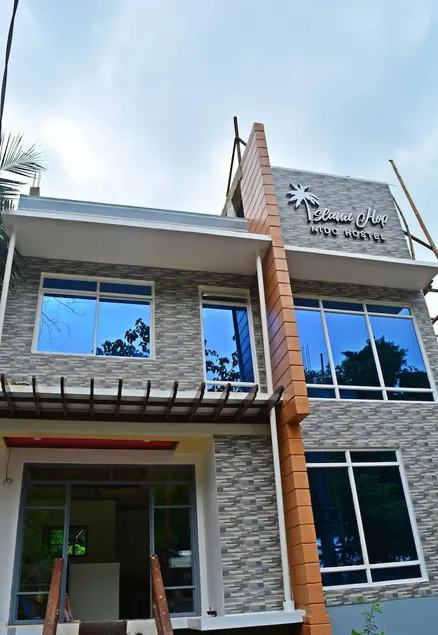 Island Hop Nido Hostel - Image 1