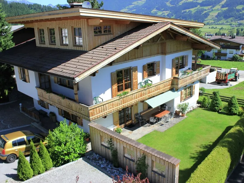 Luxurious Apartment in Fügen Near Ski Area - Image 1