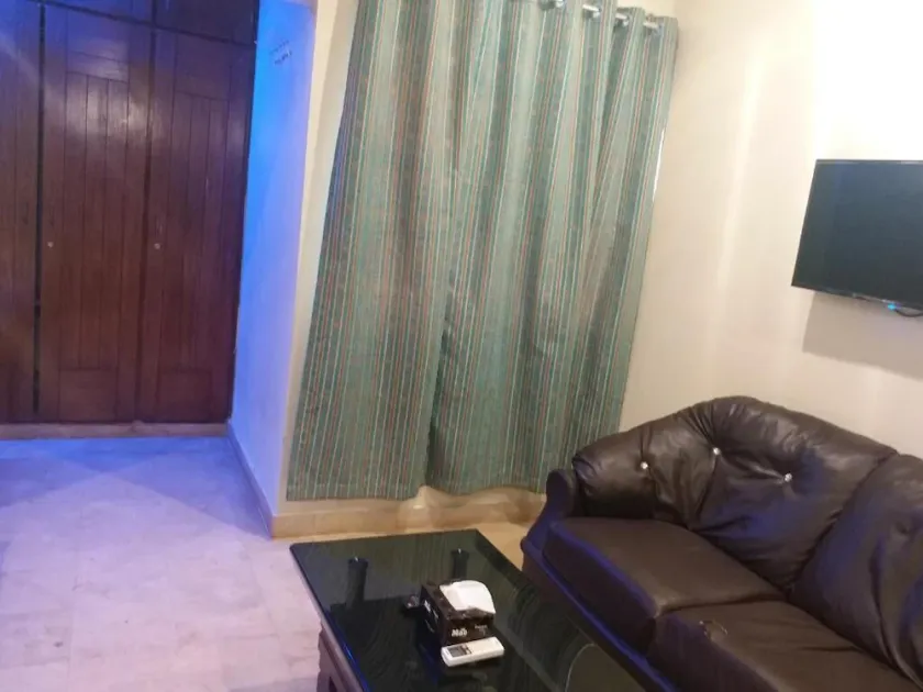 Elegant Guest House - Image 1