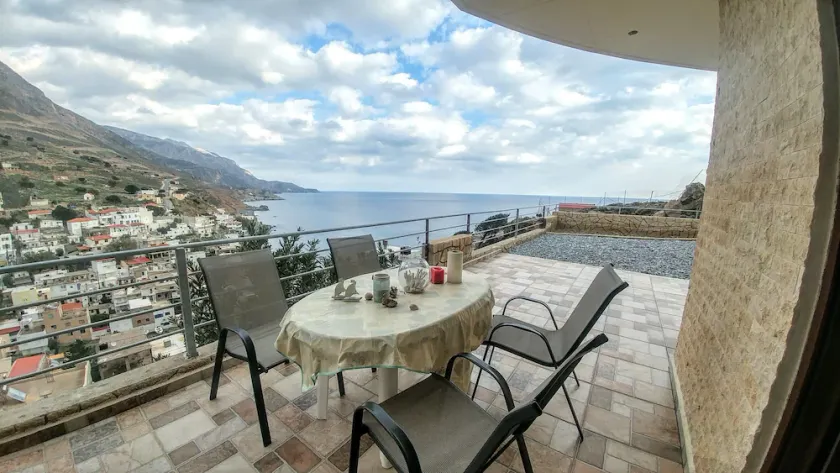 Sunny Cozy Home AMAZING SEA VIEW 2min From The Sea - Image 1