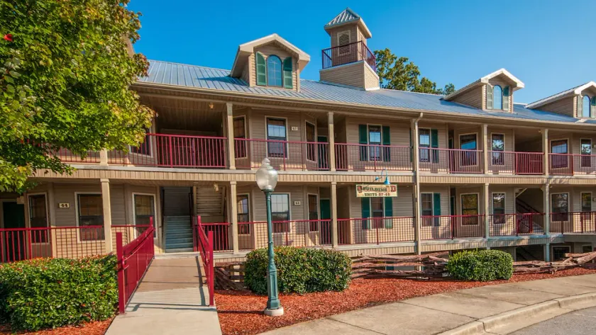 Holiday Inn Club Vacations Apple Mountain Resort - Image 1