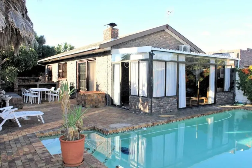 Sue's Bnb In Bothasig - Image 1