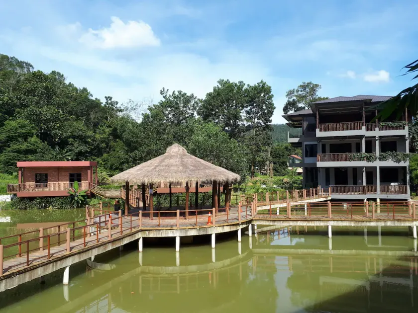 The Acacia Retreat - Image 1