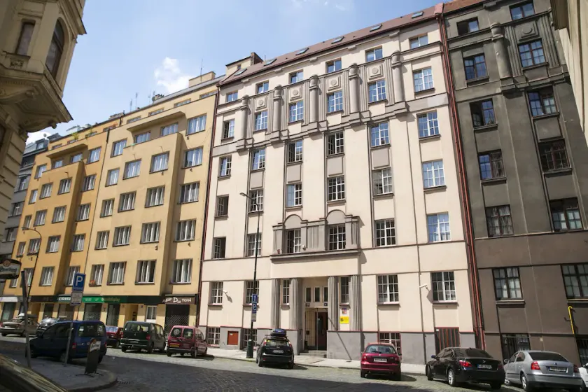 Dizzy Daisy Hostel Praha - Image 1