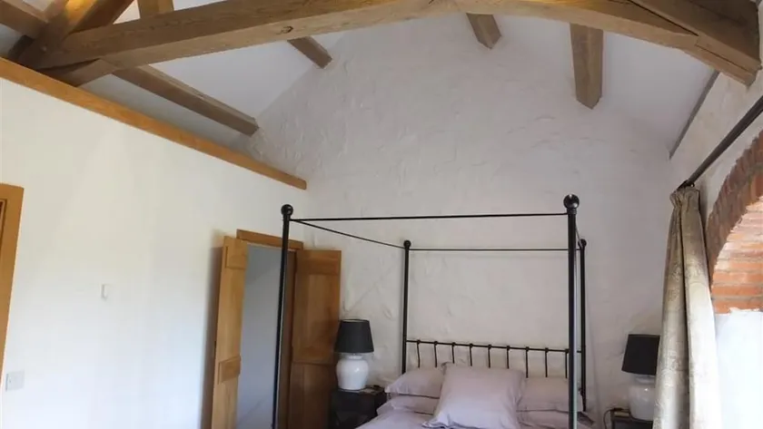 Orchard Barn - Image 1
