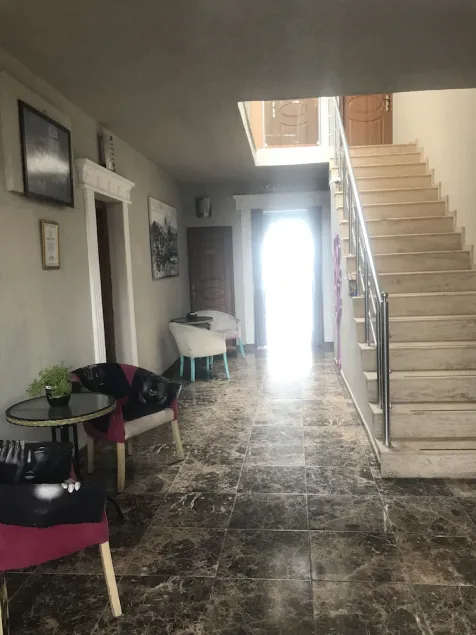 Tum Trio Hotel - Image 1