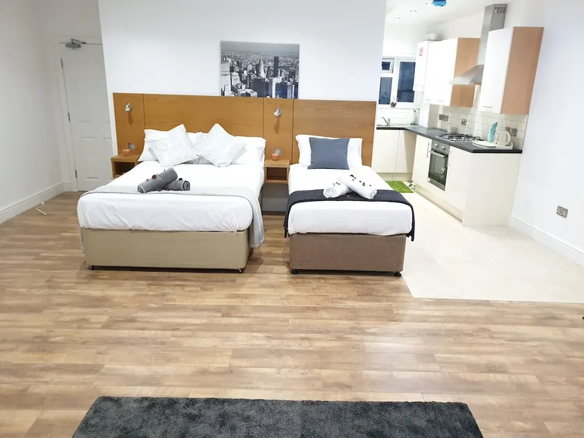 Stratford Rooms - Image 1