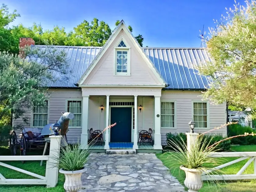 Baines House Inn and Gallery - Image 1