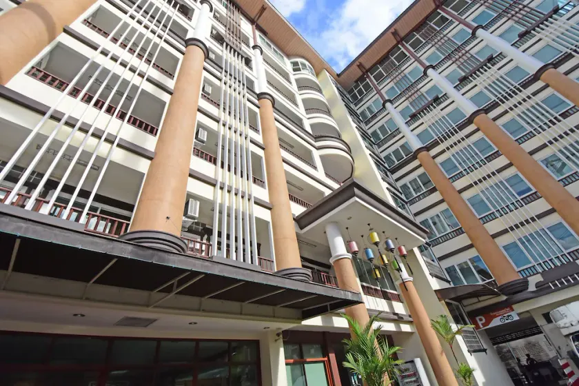 V Residence Hotel - Image 1