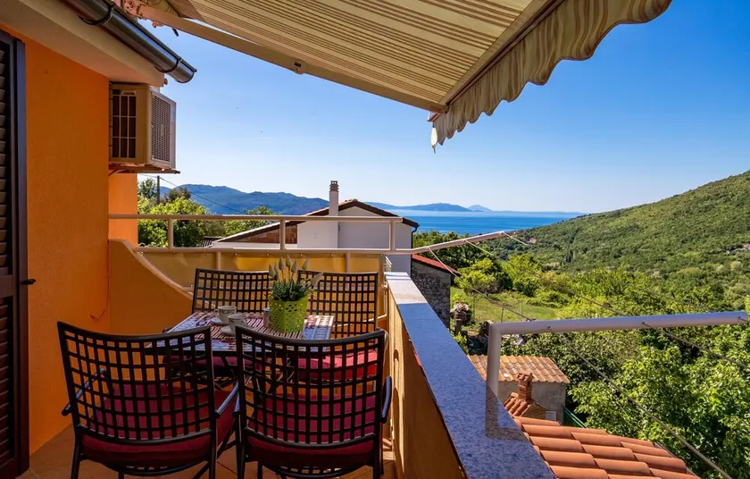 Stunning Apartment in Brsec With 1 Bedrooms and Wifi - Image 1