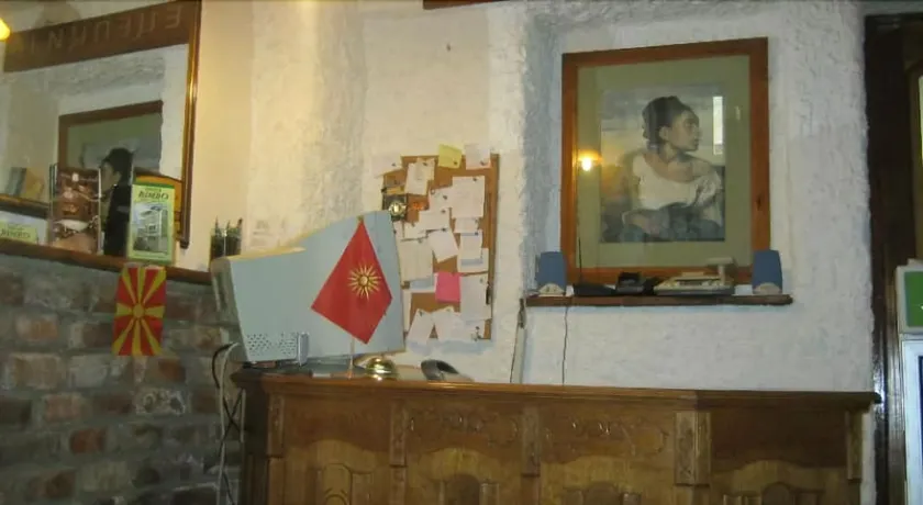 Bimbo Hotel - Image 1