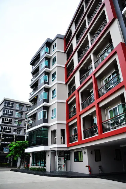 101 Holiday Suite Bangkok - Image 1