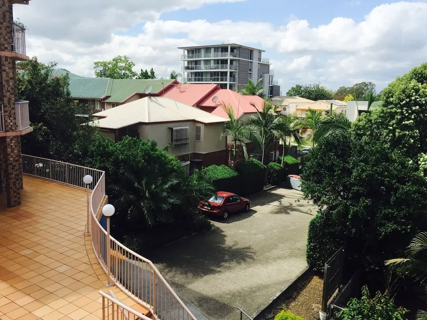 The Vista Bel Air Apartments - Image 1