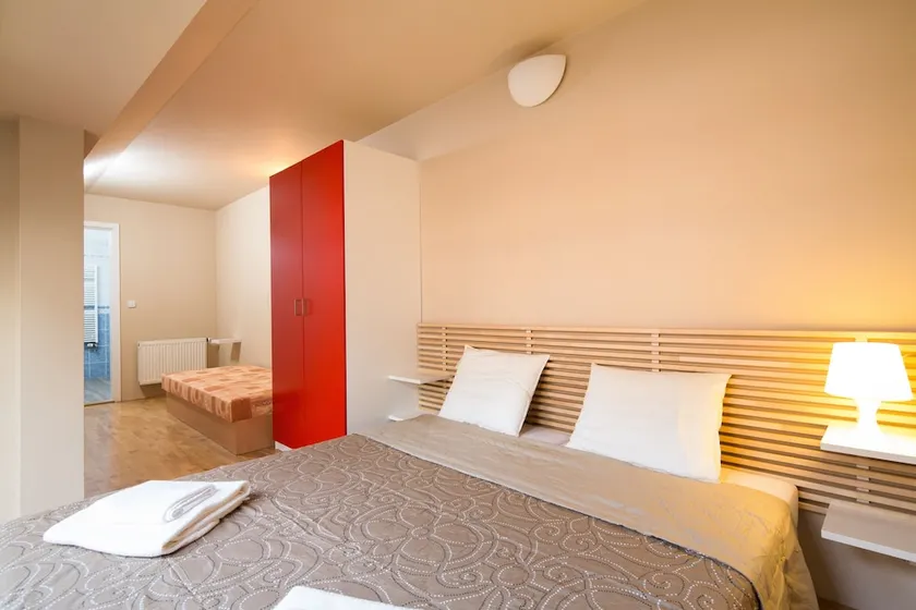 Picasso Apartments - Image 1