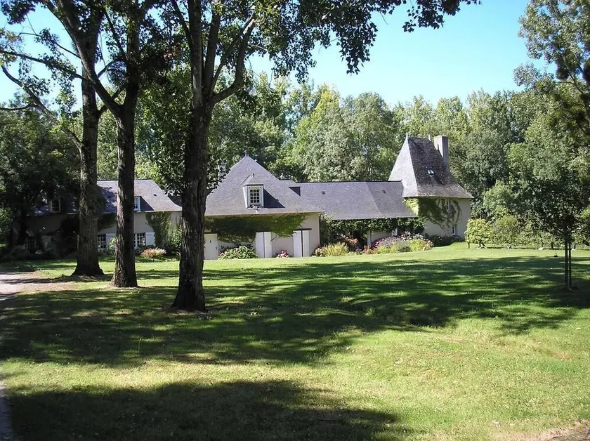 Domaine Des Etangs De Bois Robert - Image 1