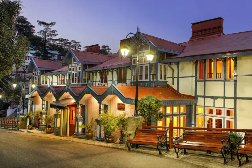 Clarkes Hotel - Image 1