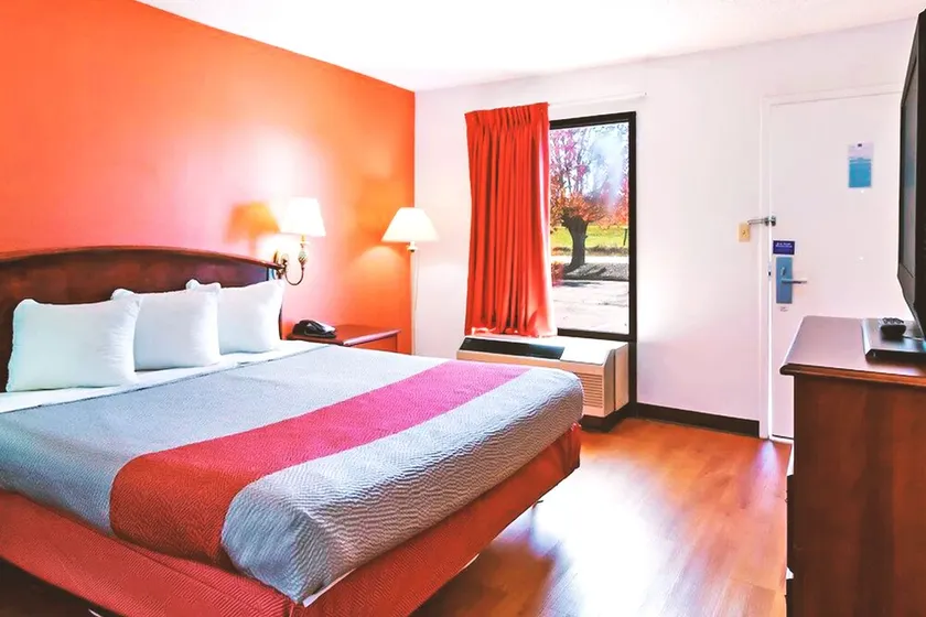 Key Inn Macedonia - Image 1