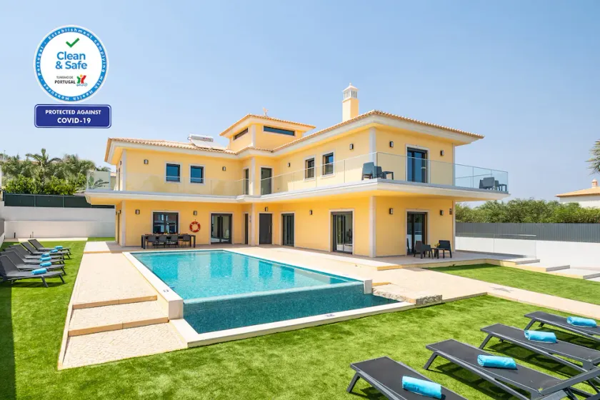 Villa Coral Bay - Moradia familiar com piscina aquecível e BBQ em Albufeira - Image 1