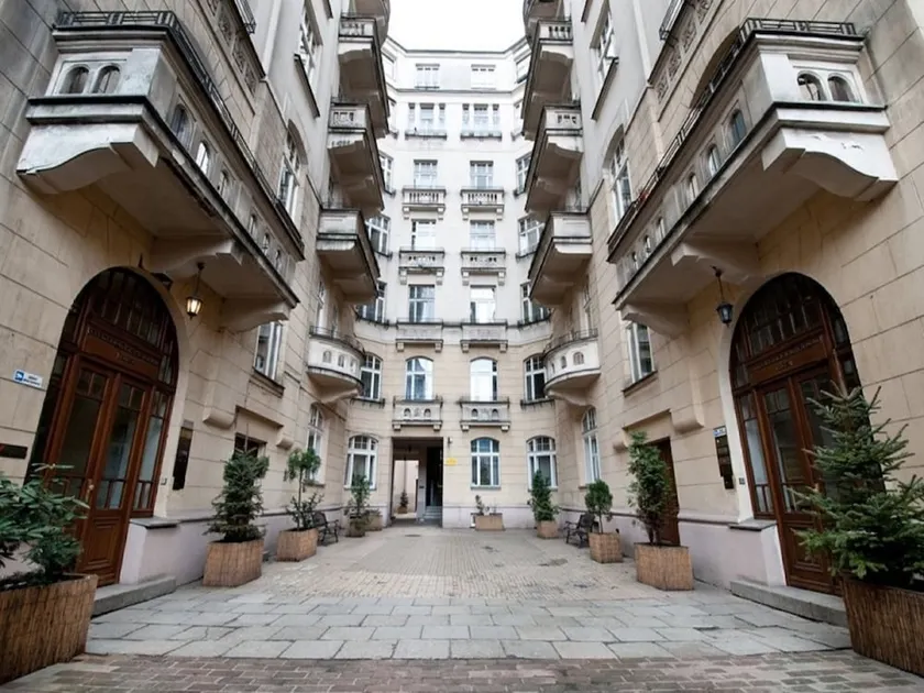 Art Nouveau Centre - Image 1