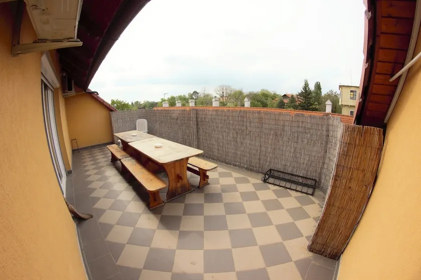 Muller's Hostel - Image 1