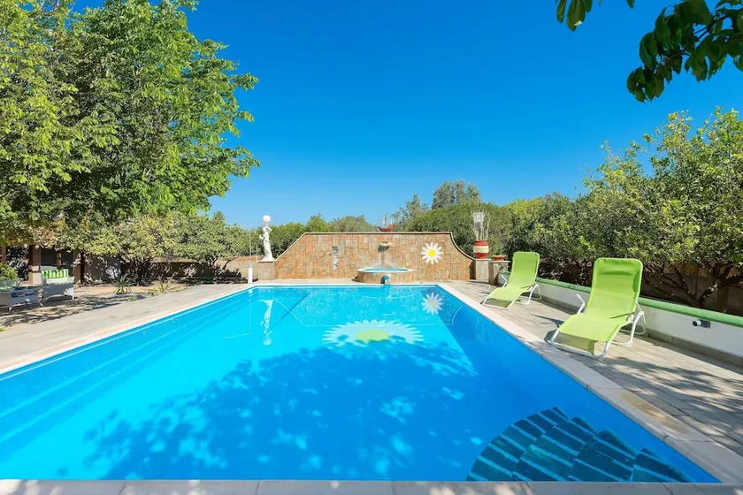 Traditional Villa - Image 1