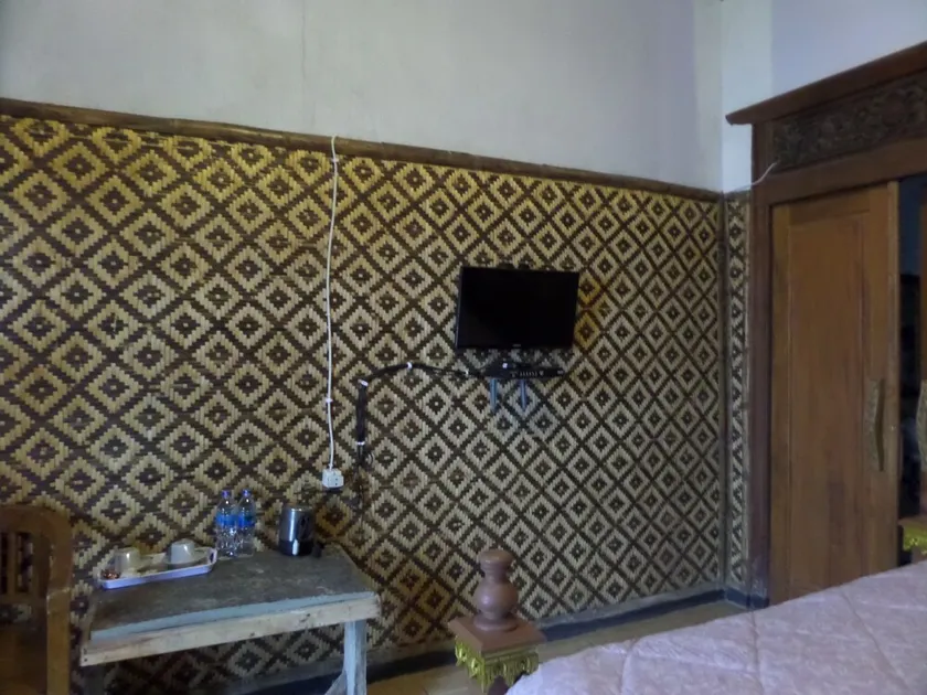Pondok Wisata Adas Hotel - Image 1