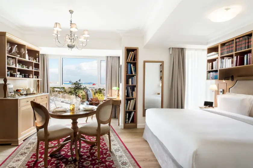 Legacy Gastro Suites - Image 1