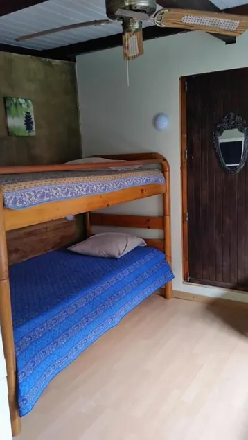 Clematisso Hostel - Image 1