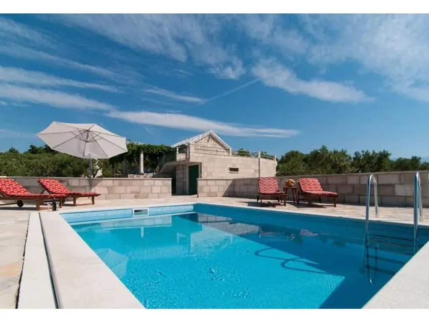 Amazing & Unique, Island 3-stone House Ranch, 300m From Sea, Pool, Bbq, Wifi - Image 1
