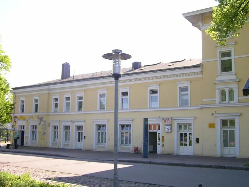 Apartments Am Bahnhof - Image 1