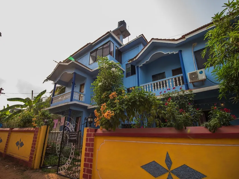 OYO 13360 Home Studio Morjim Beach - Image 1