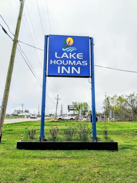 Lake Houmas Inn - Image 1