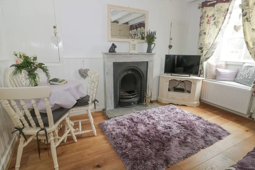 Cosy Cottage - Image 1