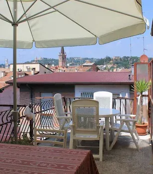 The Lions Bed And Breakfast - Image 1