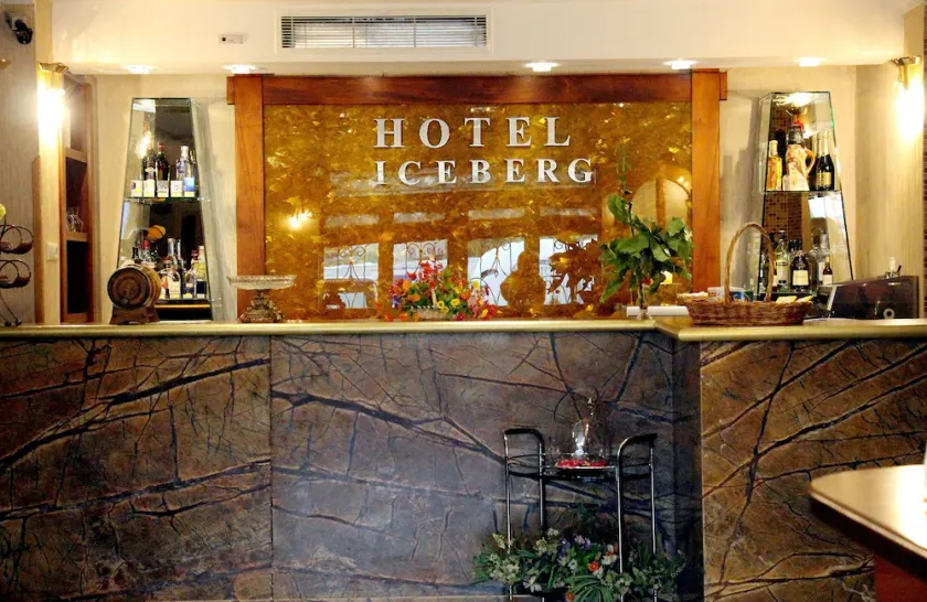 Iceberg Hotel - Image 1