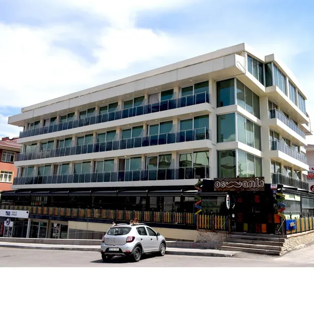 Shining Apart Otel - Image 1