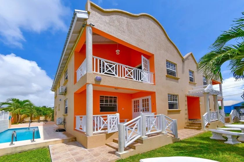 Apartment With Pool Near Golf Course And Oistins - Image 1