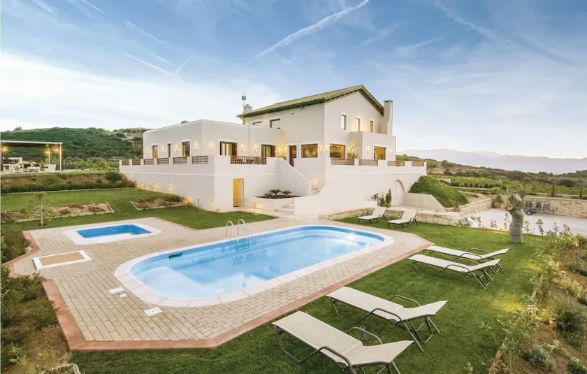 Stunning Home in Houdetsi,heraklio With 6 Bedrooms, Internet and Outdoor Swimming Pool - Image 1