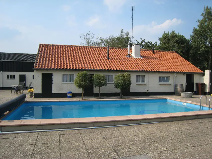 Maison de vacances avec piscine et terrasse - Image 1