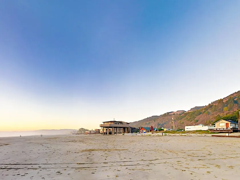40 Steps To Ocean! 1br W/hot Tub 1 Bedroom Home - Image 1