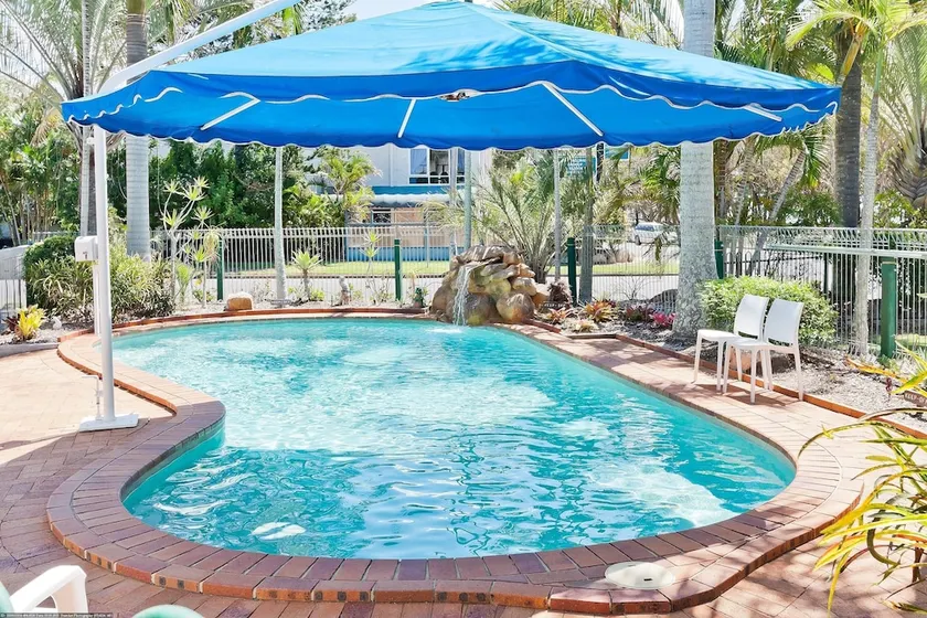 Silver Sands Apartments - Image 1