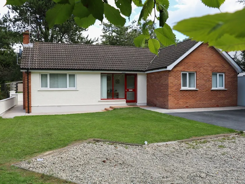 Collie Close - Image 1