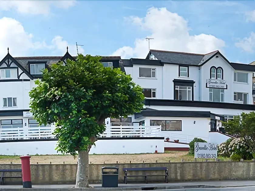 Gracellie Hotel - Image 1