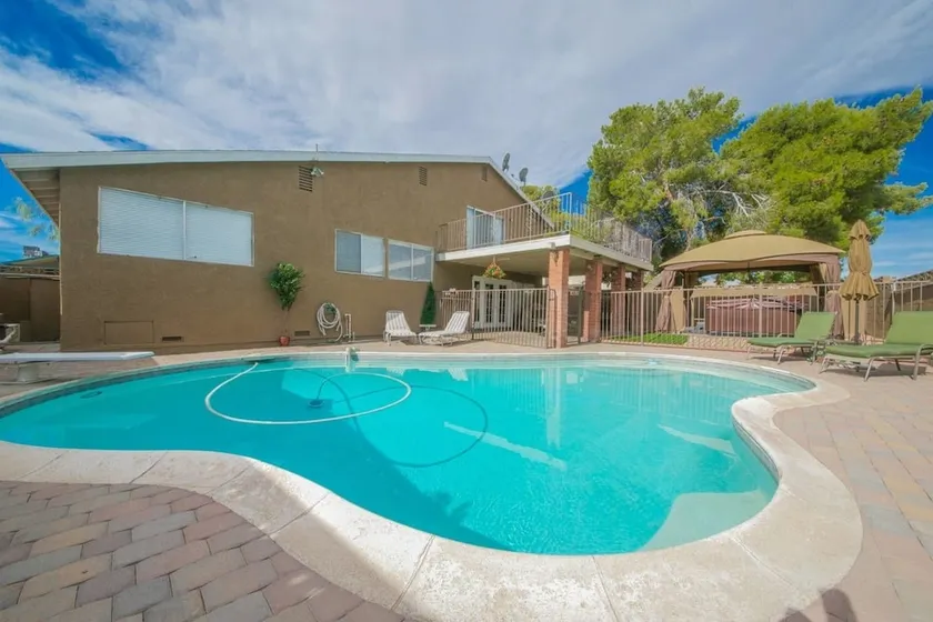 4br 9m to Vegas Strip with Spa - Image 1