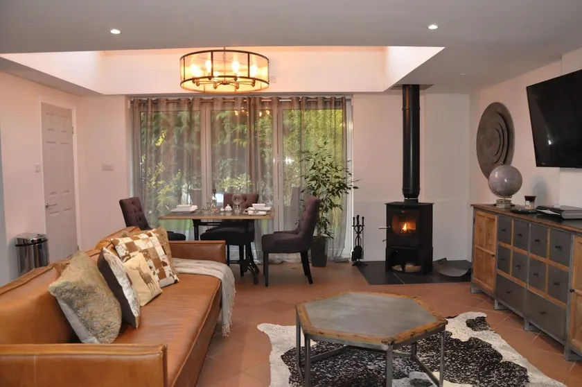 Newmarket Boutique Aparthotel - Image 1