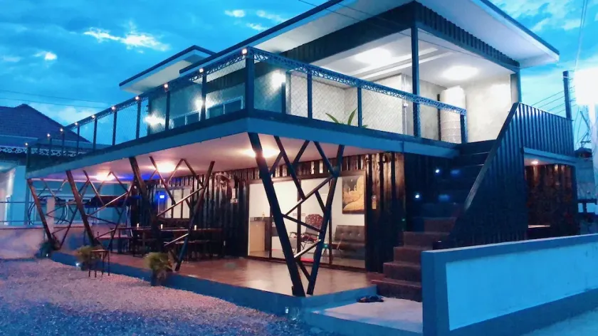 IFantasy Motel - Image 1