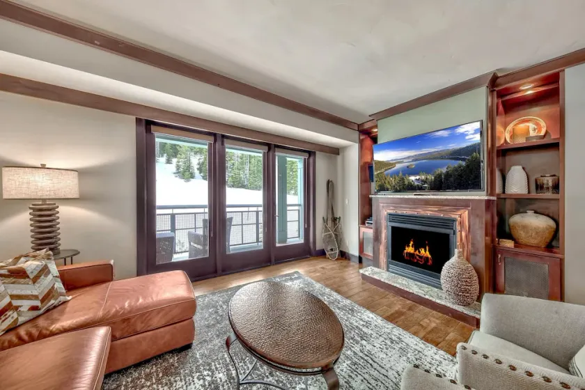 2 Bedoom  With Amazing Balcony Views 2 Bedroom Condo by RedAwning - Image 1