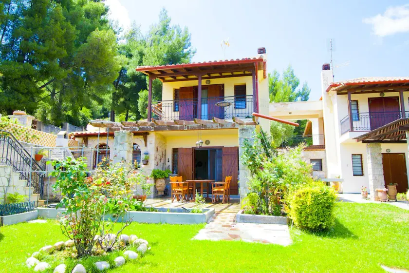 Bizmut Garden House - Image 1